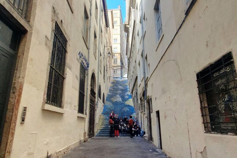 Storytelling Tour of Croix-Rousse in French - Highlights