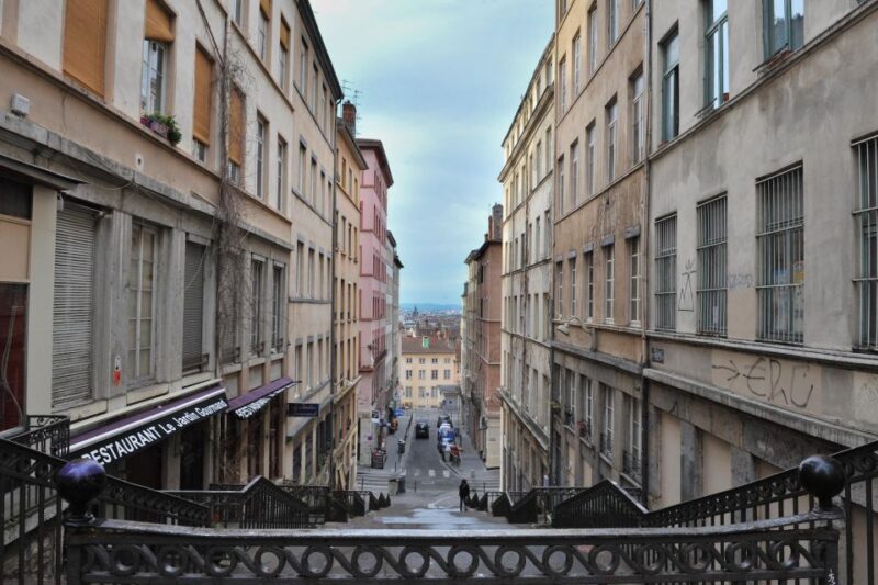 Storytelling Tour of Croix-Rousse in French - Includes