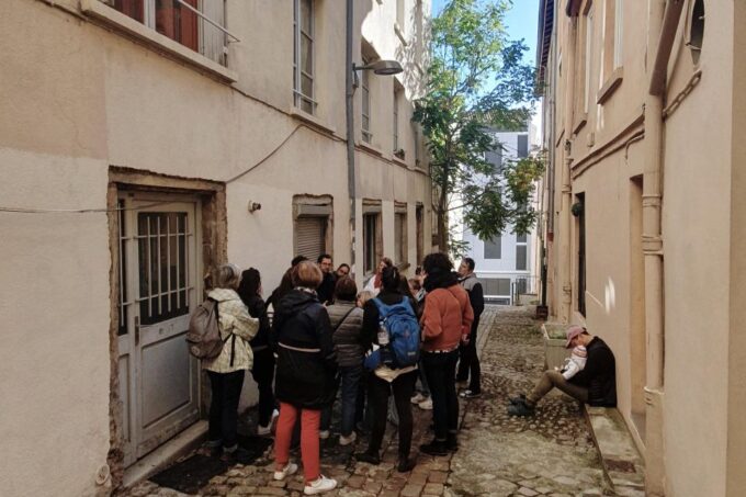 Storytelling Tour of Croix-Rousse in French - Meeting Point