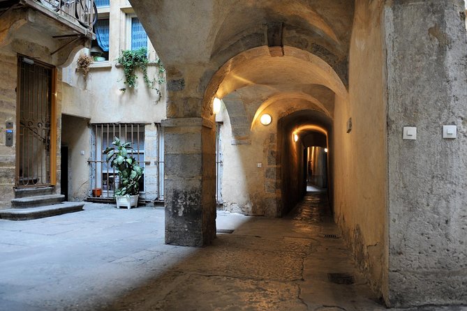 Storytelling Tour of Old Lyon - Cancellation and Pricing