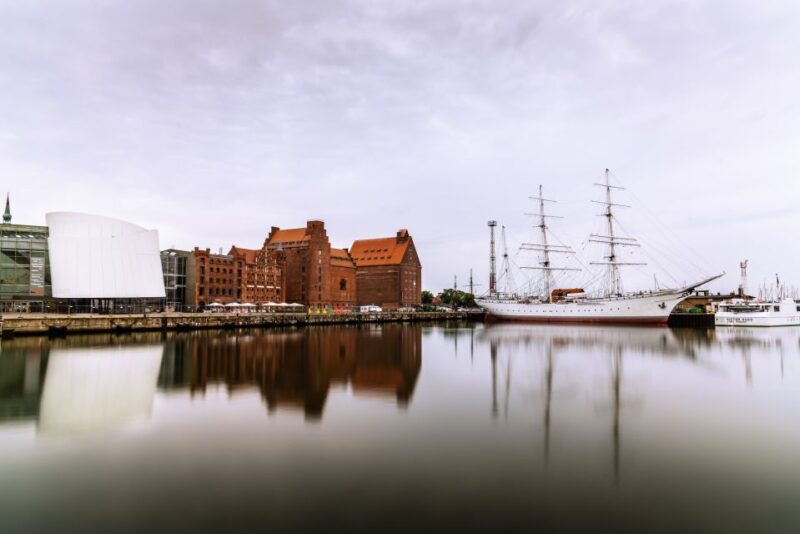 Stralsund: Old Town Highlights Private Walking Tour - Tour Highlights