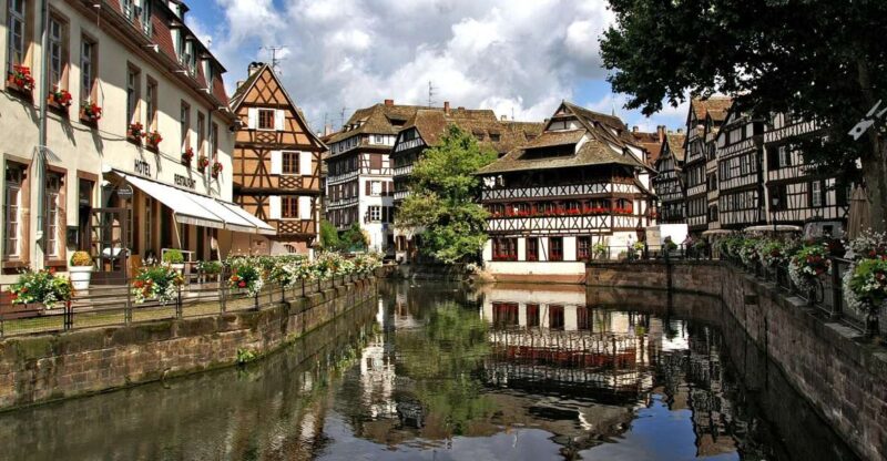 Strasbourg: Birthday Mission Outdoor City Game - Celebration Highlights