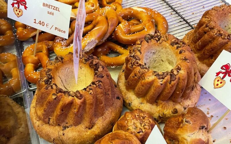 Strasbourg: Christmas Markets Walking Tour With Mulled Wine - Taking in Alsatian Holiday Spirit