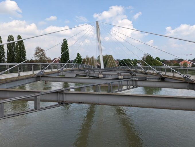 Strasbourg: France and Germany Border Walking Tour - Destination: Deux Rives District