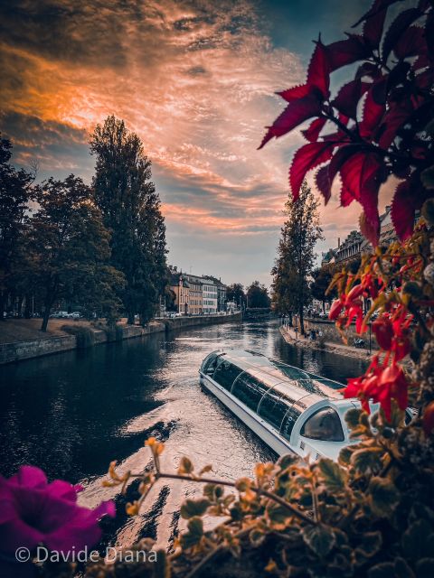 Strasbourg: Guided Historical Neighborhoods Walking Tour - Admiring Notre Dame Cathedral