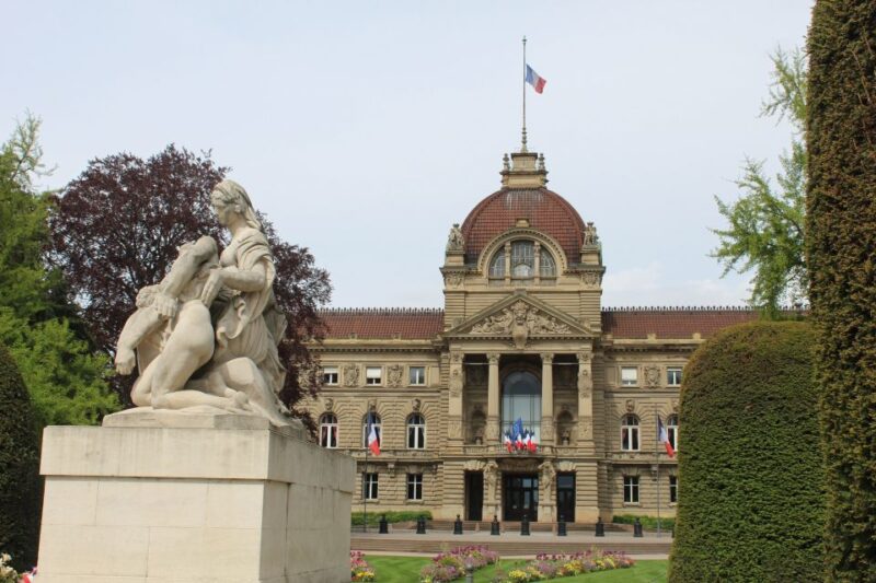Strasbourg : Neustadt Architecture Walking Tour - Tour Accessibility Information
