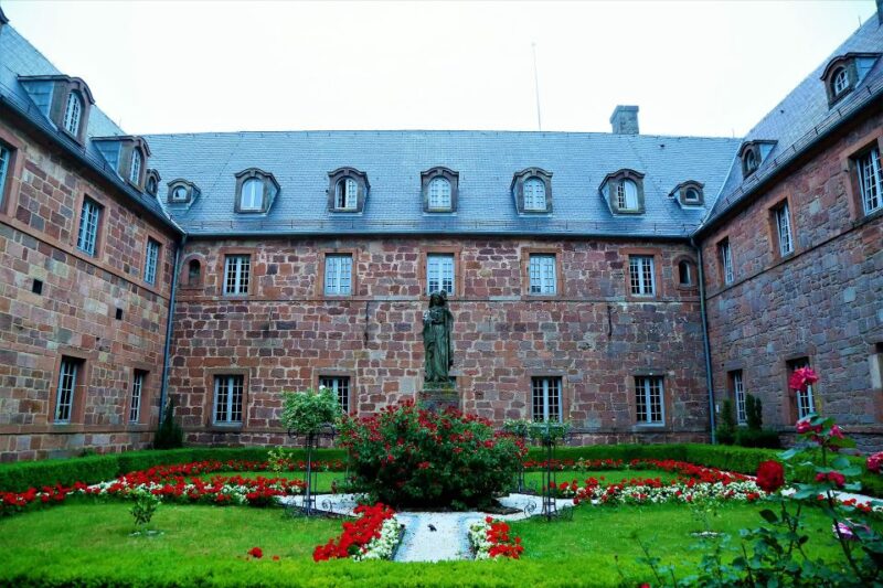 Strasbourg: Private Architecture Tour With a Local Expert - Cathédrale Notre-Dame-de-Strasbourg