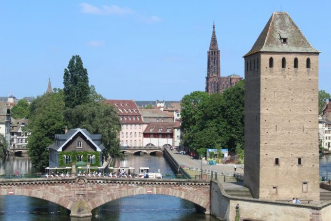Strasbourg: Walking Tour With Local Guide - Discovering the Tonneliers District