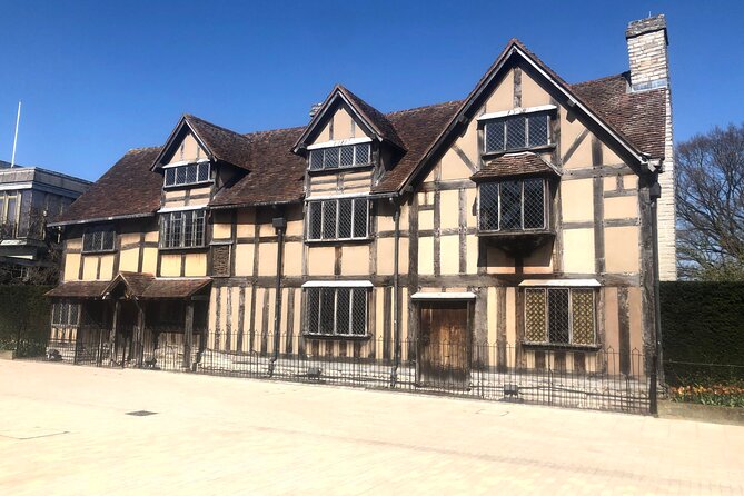 Stratford-Upon-Avon Audio Walking Tour: Shakespeares Life - Discovering Significant Landmarks