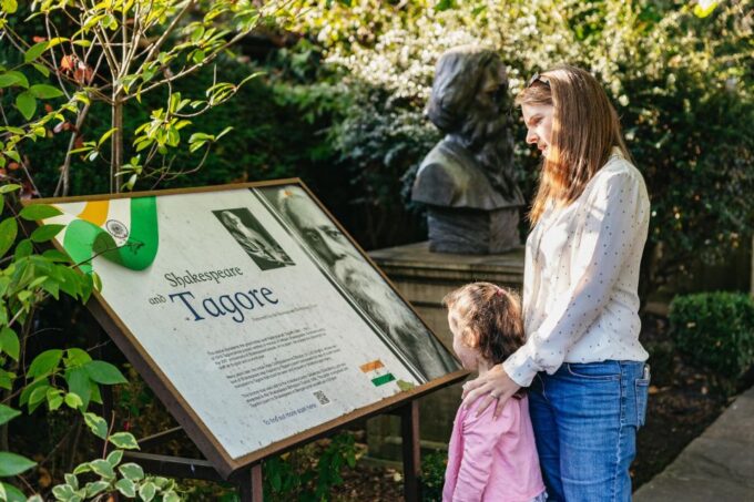 Stratford-upon-Avon: Shakespeares Birthplace Ticket - Accessing Shakespeares Second Folio