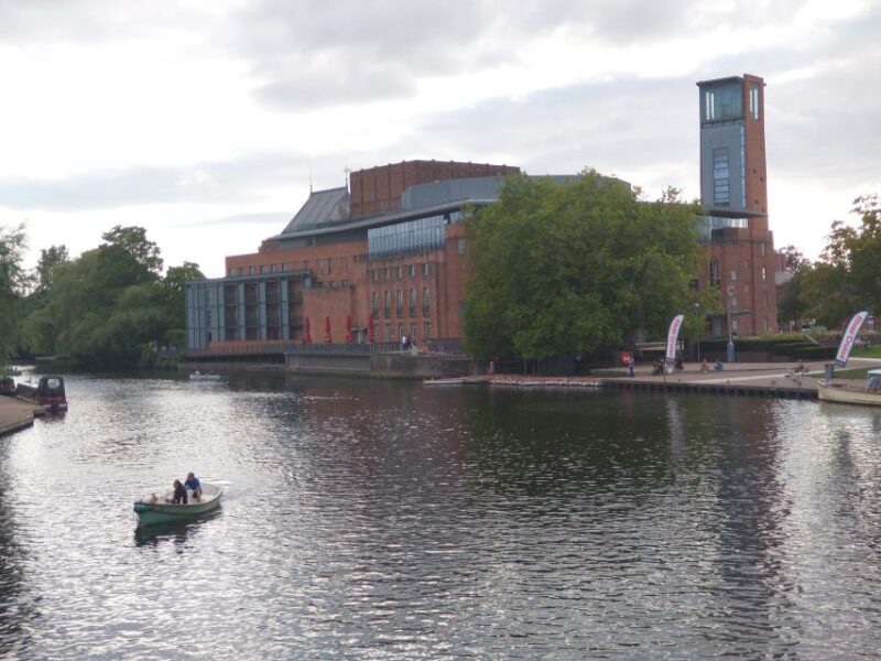Stratford-Upon-Avon: The Famous Walk Talk Show - Accessibility for Wheelchair Users