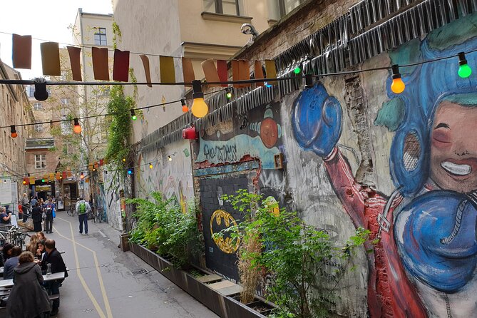 Street Art and Alternative Tour of Berlin in English - Tour Inclusions
