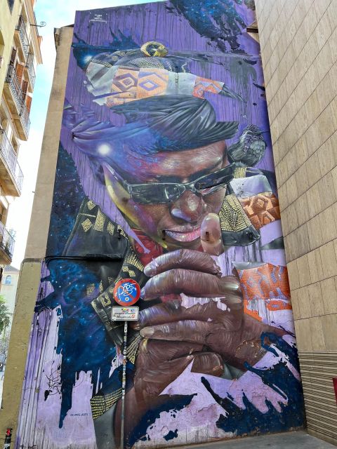 Street Art Tour Barcelona - Meeting the Street Artists