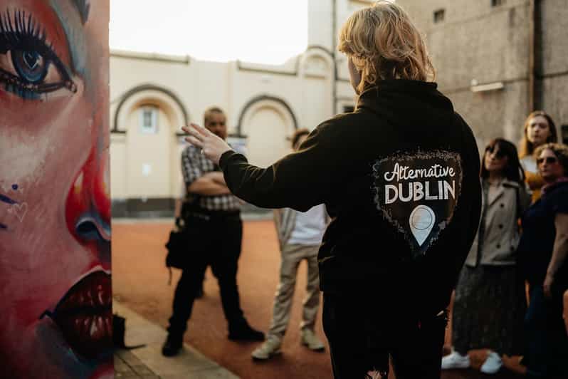 Street Art Walking Tour - Guide Expertise