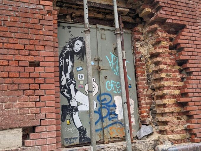 Street Art Workshop & Tour - Private Group - Meeting Point and Location
