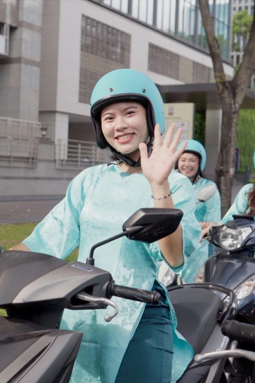 Street Food and Sightseeing Night Tour | Ao Dai Female Rider - Inclusions