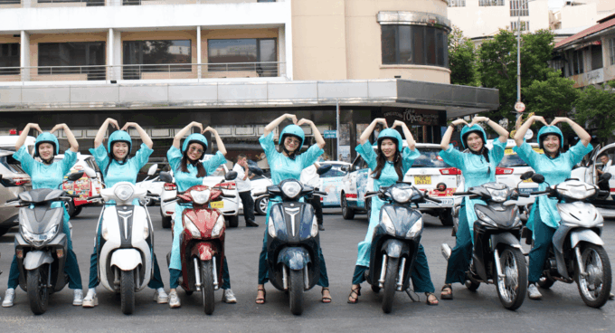Street Food and Sightseeing Night Tour | Ao Dai Female Rider - Flexible Booking Options