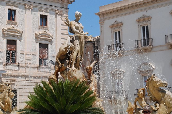 Street Food Tour and Guided Tour of Ortigia - Accessibility
