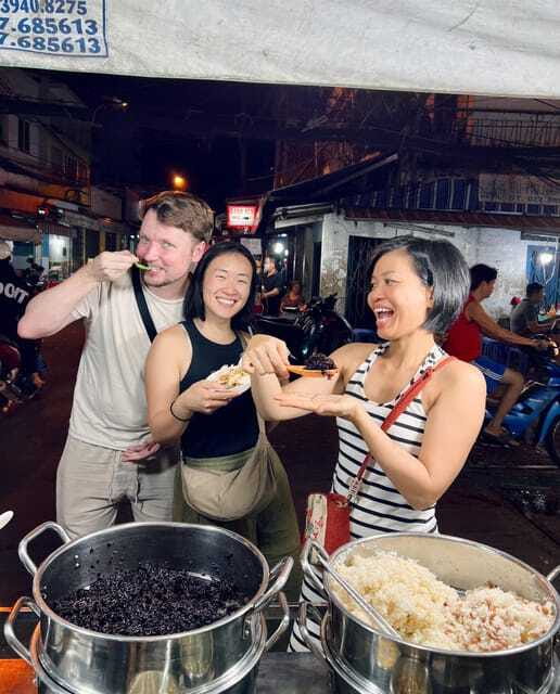 Street Food Walking Tour With a Cooking Instructor - Exploring the Neighborhood