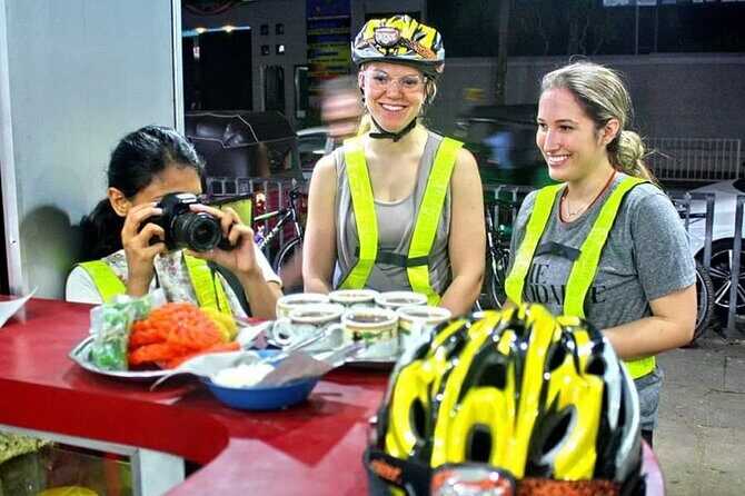 Streetfood Cycling Tour from Colombo - Exploring Colombo with a Food-Centric Bike Tour