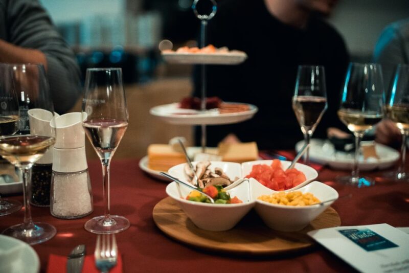Stuttgart: Evening of Raclette and Wine - Raclette Specialty Evening