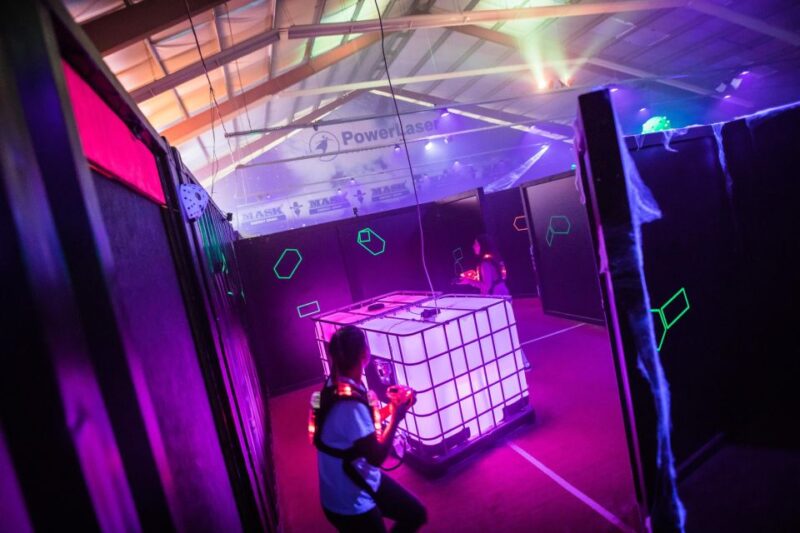 Stuttgart: Indoor Lasertag Experience - Group Bookings