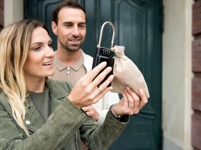 Stuttgart: Karlshöhe Crime Mystery Tour - Experience Highlights