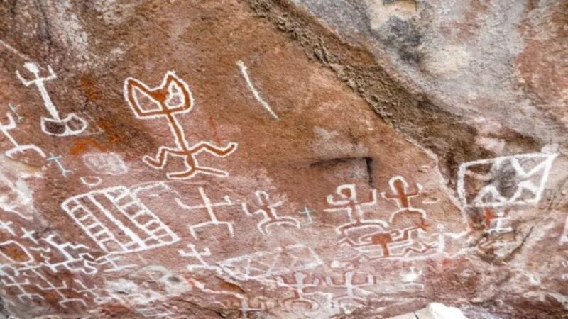 Sucre: 3 Days Trek in Inca Trails and the Crater De Maragua - Included Services and Amenities