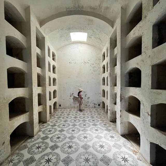 Sucre: Historical Tour in the Old and Beautiful Cemetery - Booking and Cancellation