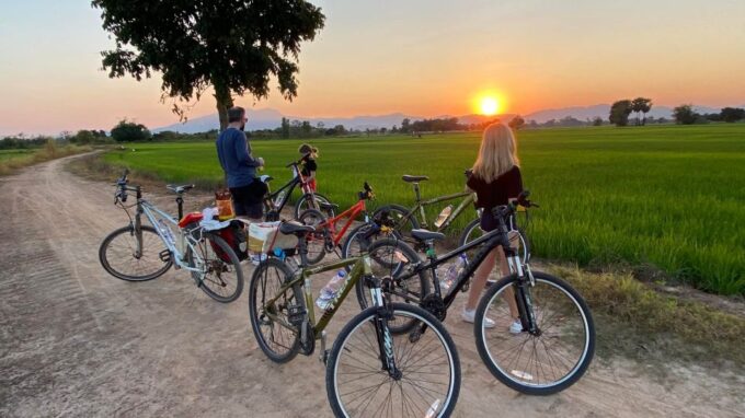 Sukhothai: 2.5-Hours Guided Countryside Sunset Bike Tour - Customer Feedback and Ratings
