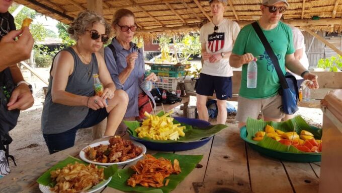 Sukhothai: Full-Day Historical Park Cycling Tour With Lunch - Eco-Friendly and Healthy Activities