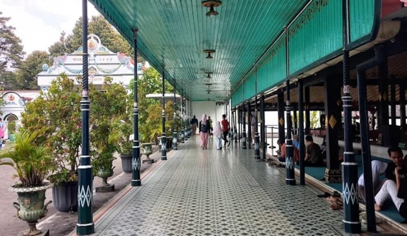 Sultan Palace, Taman Sari Water Castle, Prambanan Temple - Inclusions