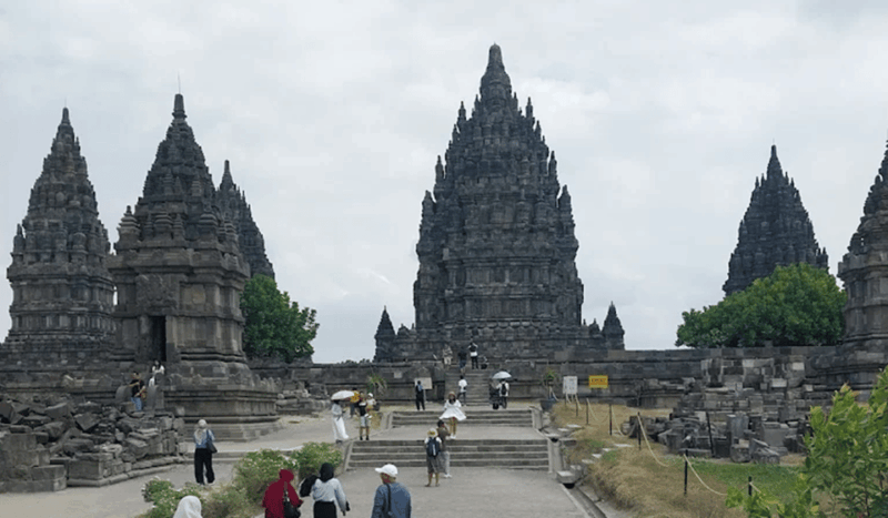Sultan Palace, Taman Sari Water Castle, Prambanan Temple - Booking Information