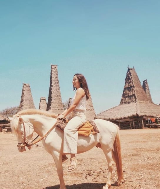 Sumba : Ratenggaro Village, Waikuri & Mandorak Beach Tour - Weekuri Lake