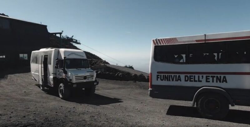 Summit Craters 3,000m Guided Excursion - Key Points