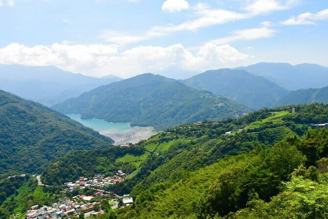 Sun Moon Lake & Qingjing Farm Day Guided Shared Tour | Taichung - Who Will Get the Most Out of This Tour?