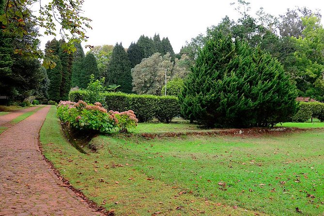 Sunday Market and Gardens Tour - Pickup and Meeting Details