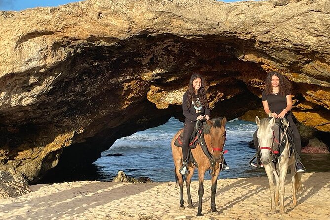 SunDown Private Horseback Ride Tour To Wariruri Beach - Guides and Customer Interaction