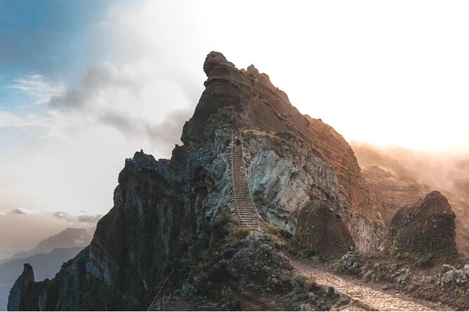 Sunrise and Self-Guided Hike From Pico Do Arieiro to Pico Ruivo. - Tour Overview