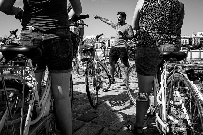 Sunrise Bike Tour Sevilla (9:00am) - Meeting Point