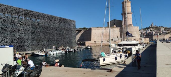 Sunrise Boat Cruise to the Calanques & Cote Bleu Marine Park - Visiting the Island of Frioul