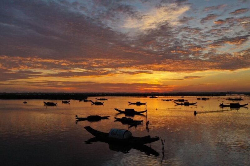 Sunrise Floating Market on Tam Giang Lagoon - Sup Boat Rowing and Seafood Breakfast