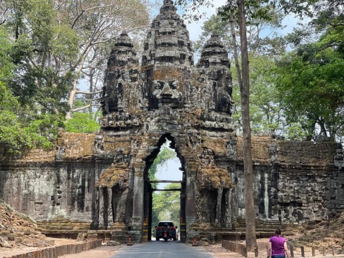 Sunrise Guided Tour of Major Angkor Temples and Banteay Srei - Pickup and Dropoff