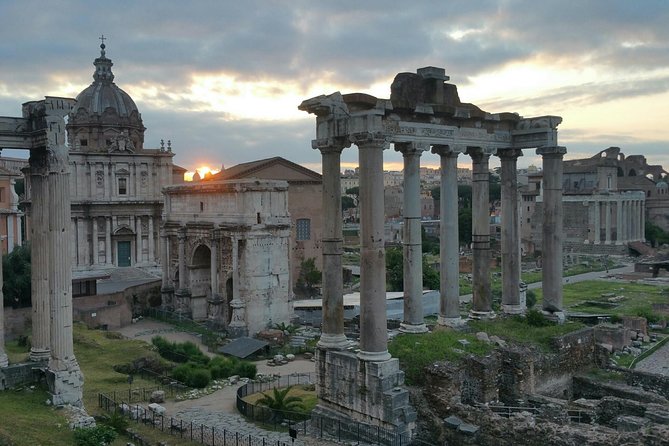 Sunrise in Rome: Small-Group E-Bike Tour With Italian Breakfast - Admiring the Spanish Steps
