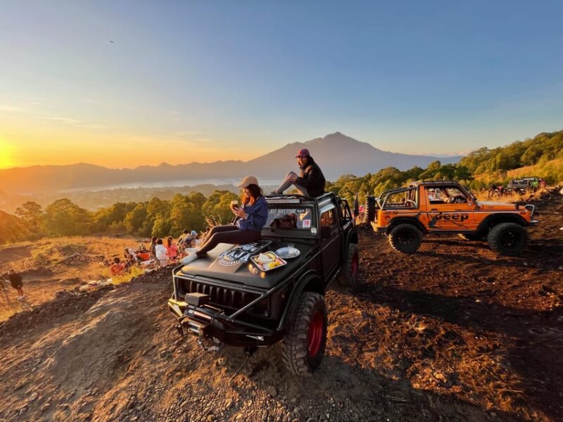 Sunrise Jeep Tour With Photographer - Itinerary Highlights