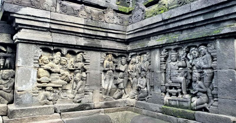 Sunrise on Hill, Borobudur Access to the Top & Dieng Plateau - Key Points