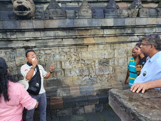 Sunrise on Hill, Borobudur Access to the Top & Dieng Plateau - Additional Information