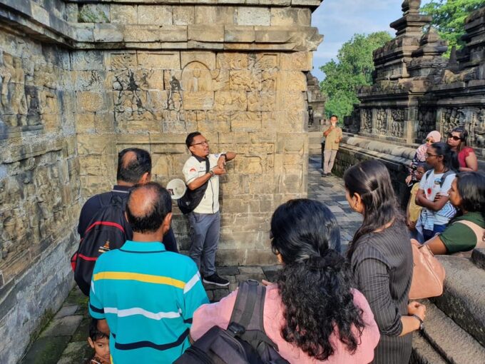 Sunrise on Hill, Borobudur Access to the Top & Dieng Plateau - Frequently Asked Questions