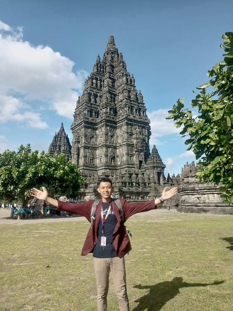 Sunrise Setumbu, Borobudur & Prambanan All In - Setumbu Hill