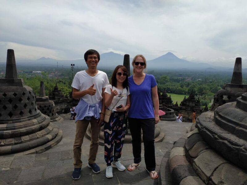 Sunrise Setumbu Hill, Borobudur & Merapi Jeep Lava Tour - Lunch Stop